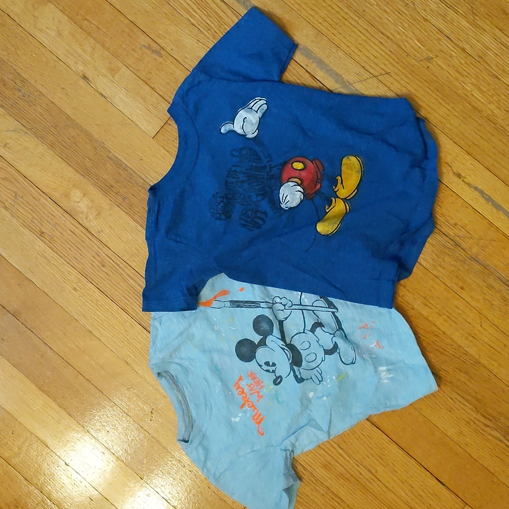 Mickey Mouse t-shirts (4T)